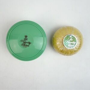 Vtg Helmsley Palace Hotel NY Round Bar Soap Travel Plastic Case New Gossip Girl